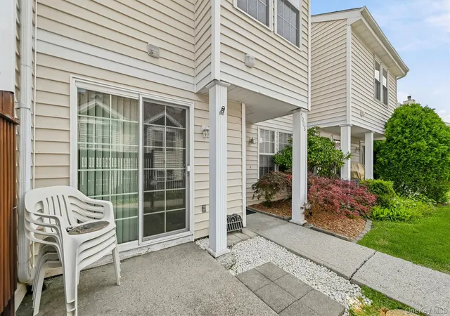 Listing Photo 4 - Condo for sale in building located at 4008 Whispering Hls Dr, Chester Town, NY 10918
