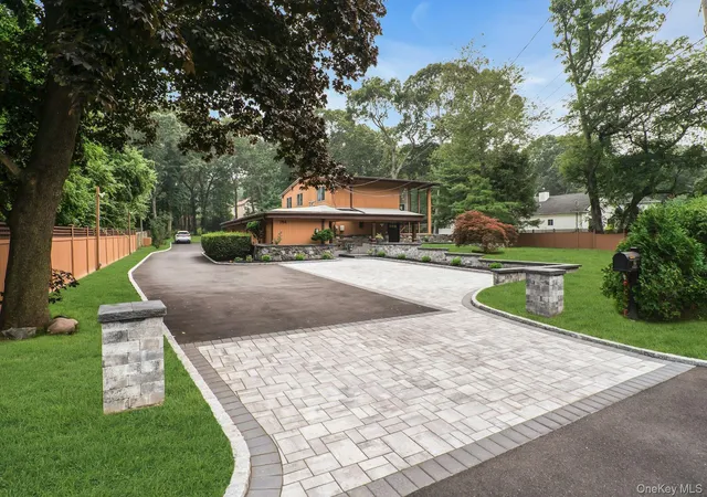 Photo 3 of Single family home for sale at 764 Vanderbilt Pkwy, Huntington, NY 11746 | MLS# 1027852 | Listing updated on 2026-09-26