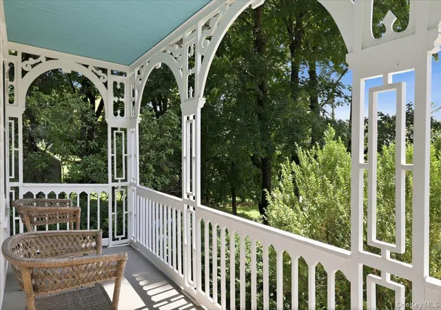 Photo 3 of Sale Pending at 412 Succabone Rd, Bedford, NY 10549 | MLS# 1027886 | Listing updated on 2026-08-01