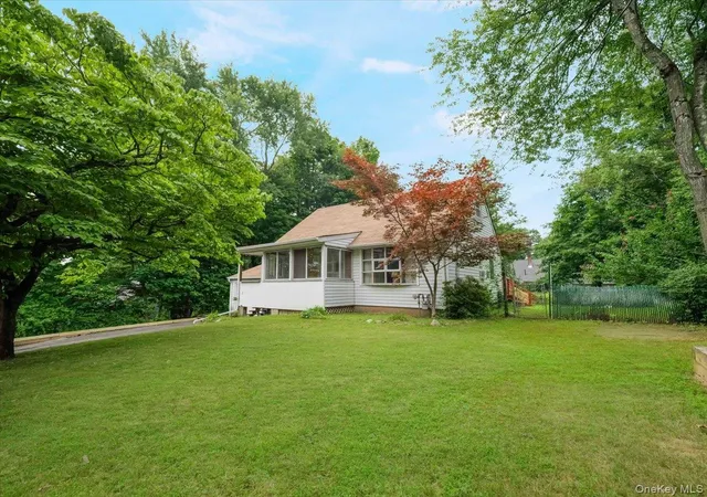 2nd image of 7 Hillaire Pl, Orangetown, NY 10954 | MLS# 1027892