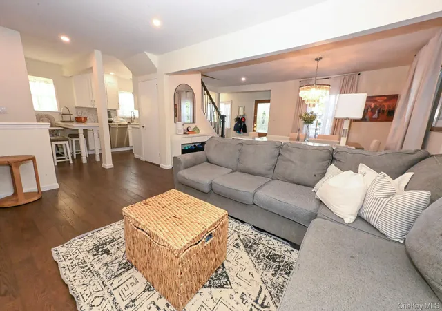 5th image of 8 Garden Ave, Carle Place, NY 11514 | MLS# 1027909