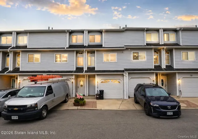 2nd image of 41 Simmons Loop, Staten Island, NY 10314 | MLS# 1027918