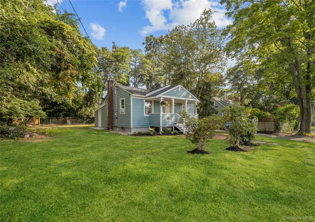Photo 3 of Sale Pending at 46 Barclay Rd, Mastic Beach, NY 11951 | MLS# 1027921 | Listing updated on 2026-09-01