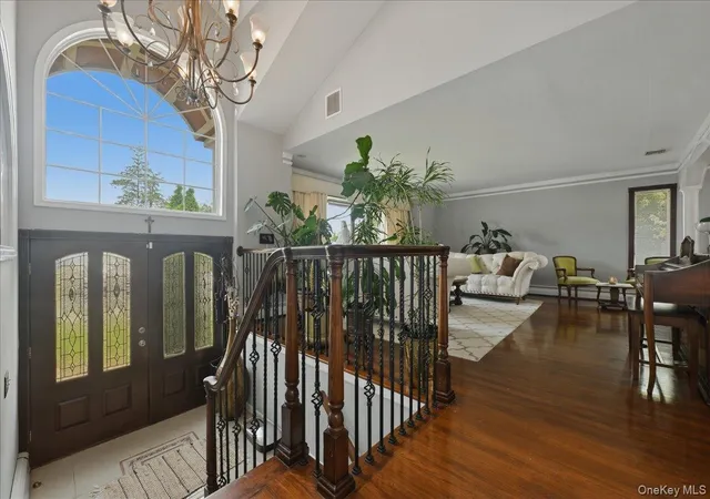 Photo 3 of Single family home for sale at 844 Park Ln, Valley Stream, NY 11581 | MLS# 1027923 | Listing updated on 2026-07-22