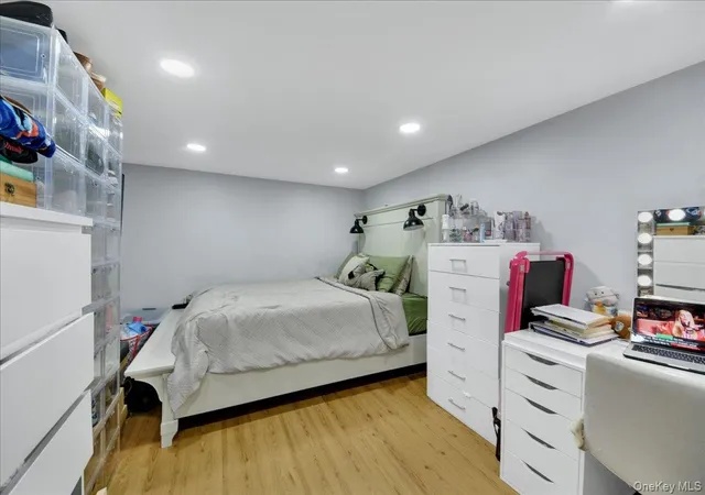 Photo 2 of Single family home for sale at 1804 Seminole Ave, Bronx, NY 10461 | MLS# 1027925 | Listing updated on 2026-09-08