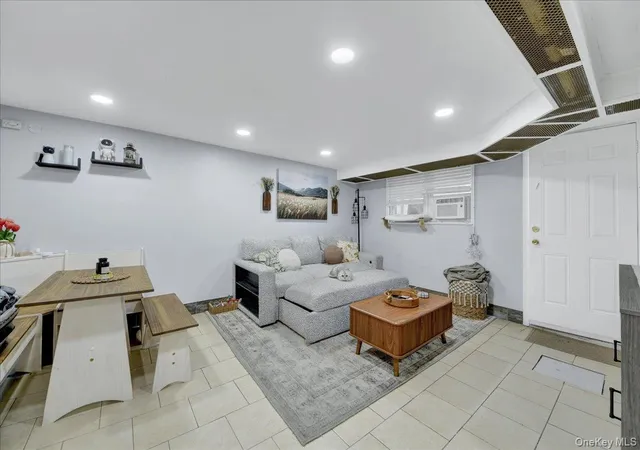 Photo 3 of Single family home for sale at 1804 Seminole Ave, Bronx, NY 10461 | MLS# 1027925 | Listing updated on 2026-09-08