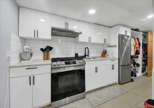 Photo 3 of Single family home for sale at 1804 Seminole Ave, Bronx, NY 10461 | MLS# 1027925 | Listing updated on 2026-09-08