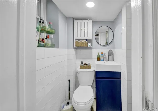 Photo 4 of Single family home for sale at 1804 Seminole Ave, Bronx, NY 10461 | MLS# 1027925 | Listing updated on 2026-09-08