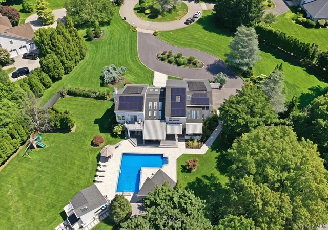 2nd image of 5 Meadow Gate W, Smithtown, NY 11780 | MLS# 1027926
