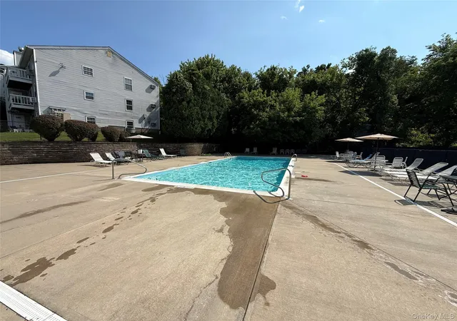 2nd image of 21 Lexington Hl, Harriman, NY 10926