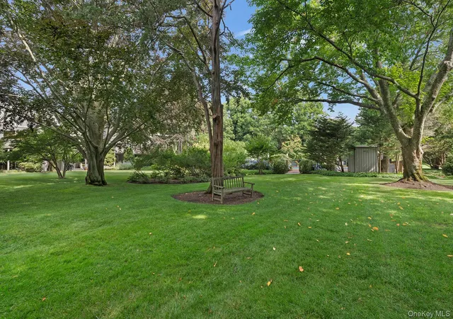 2nd image of 514 Pantigo Rd, East Hampton, NY 11937