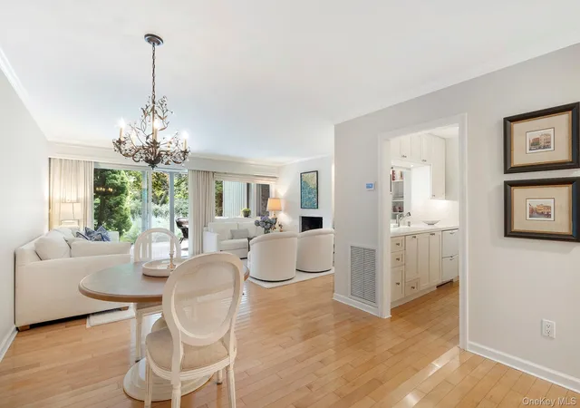 2nd image of 514 Pantigo Rd #5, East Hampton, NY 11937 | MLS# 1027939