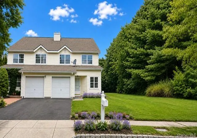 Photo 2 of Single family home for sale at 2 Herrels Cir, Huntington, NY 11747 | MLS# 1027949 | Listing updated on 2026-09-29