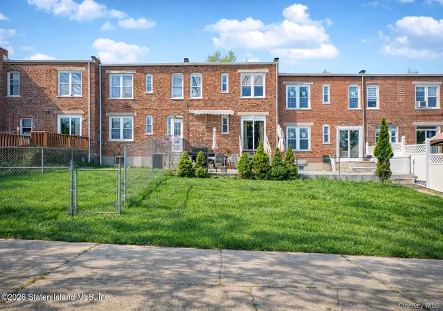 1st image of 62 Arnold St, New York, NY 10301 | MLS# 1027954