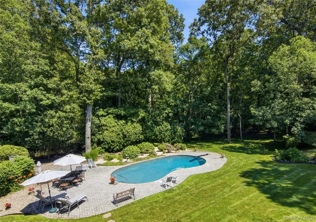 44th image of 55 Meadow Glen Rd, Smithtown, NY 11768 | MLS# 1027958