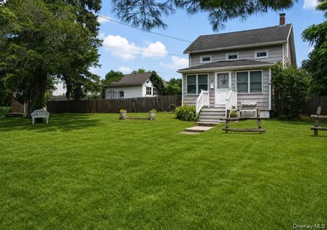 Photo 1 of Single family home for sale at 63 Smith St, Islip, NY 11782 | MLS# 1027972 | Listing updated on 2026-08-23