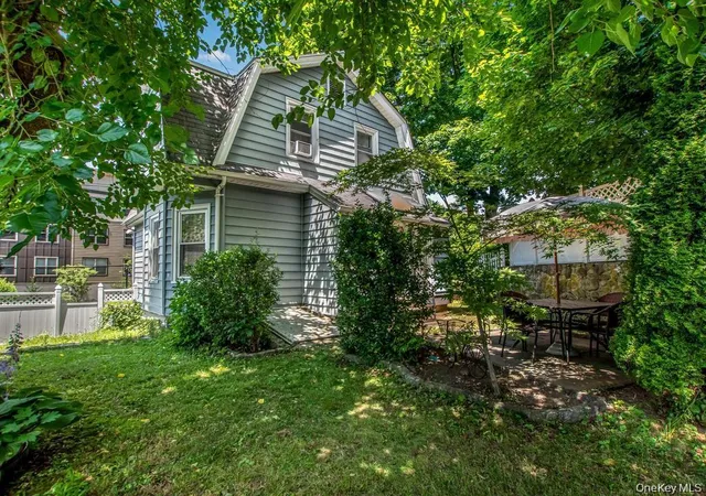 Photo 3 of Single family home for sale at 4 Depew St, Pleasantville, NY 10570 | MLS# 1027975 | Listing updated on 2026-09-03