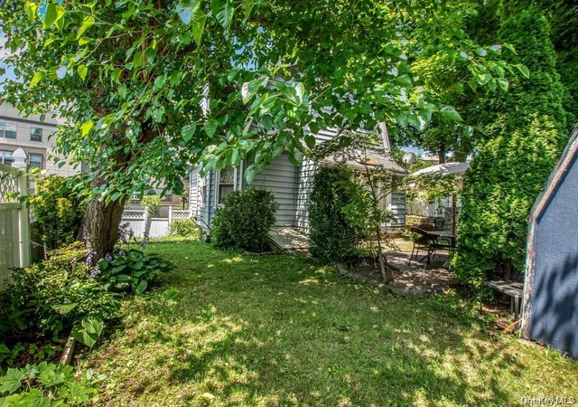 Photo 4 of Single family home for sale at 4 Depew St, Pleasantville, NY 10570 | MLS# 1027975 | Listing updated on 2026-09-03
