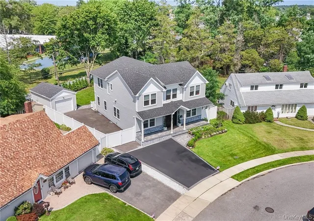 Photo 3 of Sale Pending at 4037 Jean Ave, Oyster Bay, NY 11714 | MLS# 1027983 | Listing updated on 2026-09-16