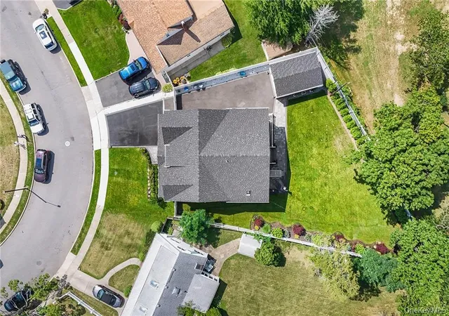 Photo 4 of Sale Pending at 4037 Jean Ave, Oyster Bay, NY 11714 | MLS# 1027983 | Listing updated on 2026-09-16