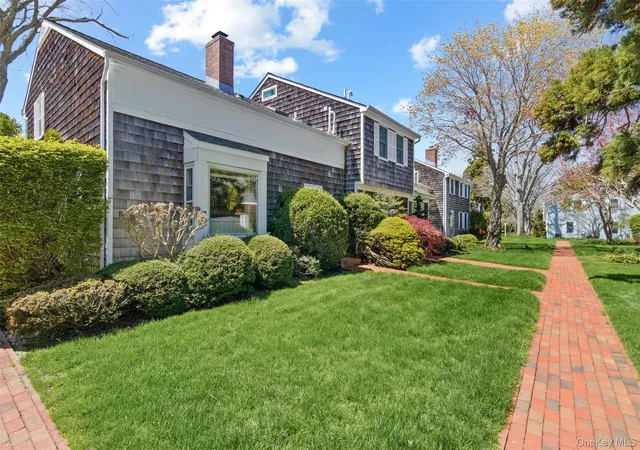 Photo 2 of Condo for sale at 570 Hampton Rd #31, Southampton, NY 11968 | MLS# 1027985 | Listing updated on 2026-08-22