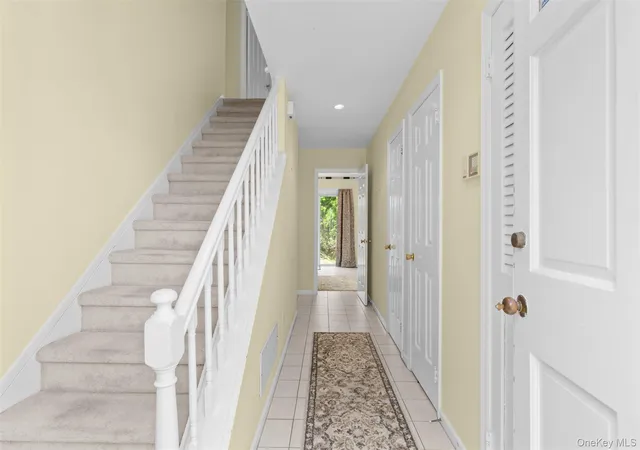 Photo 3 of Condo for sale at 570 Hampton Rd #31, Southampton, NY 11968 | MLS# 1027985 | Listing updated on 2026-08-22