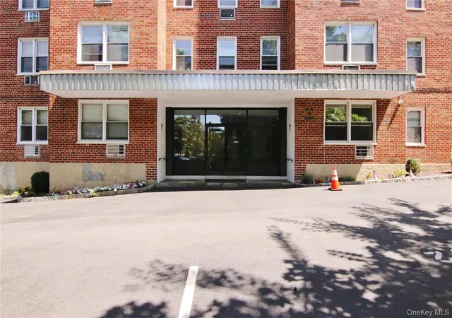 1st image of 510 Midland Ave #1A, Yonkers, NY 10704 | MLS# 1028001