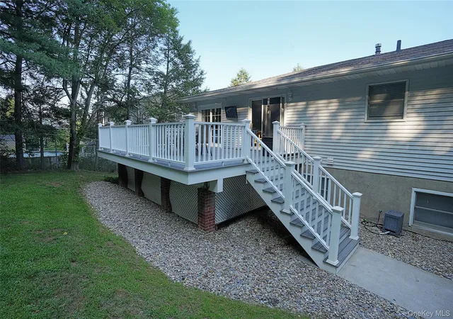 Photo 4 of Sale Pending at 16 Four Winds Dr, La Grange, NY 12603 | MLS# 1028035 | Listing updated on 2026-10-01