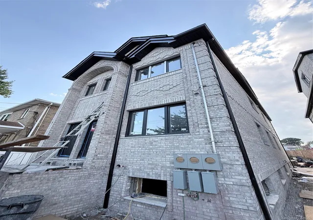 Photo 3 of Multi family home for sale at 1708 149th Street, New York, NY 11357 | MLS# 1028041 | Listing updated on 2026-08-05