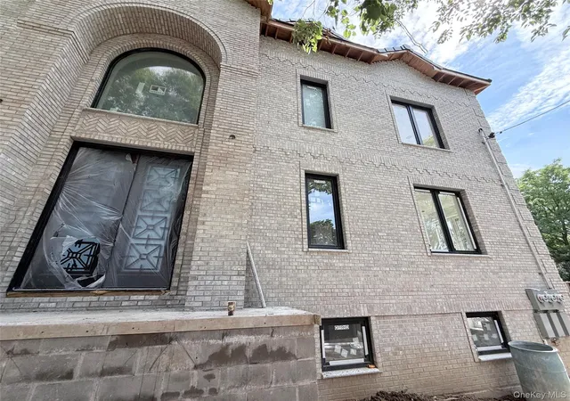 Photo 2 of House for sale at 7829 160th Street, New York, NY 11366 | MLS# 1028042 | Listing updated on 2026-08-04