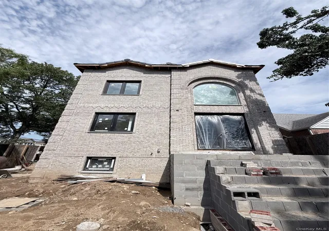 Photo 4 of House for sale at 7829 160th Street, New York, NY 11366 | MLS# 1028042 | Listing updated on 2026-08-04