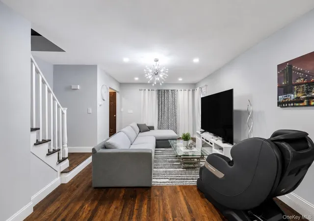 Photo 3 of Sale Pending at 17826 Zoller Rd, New York, NY 11434 | MLS# 1028044 | Listing updated on 2026-08-17