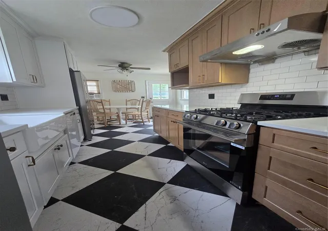 Photo 2 of Sale Pending at 107 Nevada St, Oyster Bay, NY 11801 | MLS# 1028049 | Listing updated on 2026-09-05