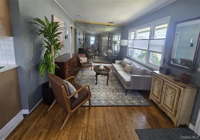 Photo 4 of Sale Pending at 107 Nevada St, Oyster Bay, NY 11801 | MLS# 1028049 | Listing updated on 2026-09-05