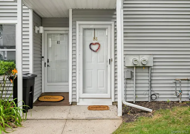 Photo 2 of Condo for sale at 88 Leeward Ct, Port Jefferson, NY 11777 | MLS# 1028058 | Listing updated on 2026-09-03