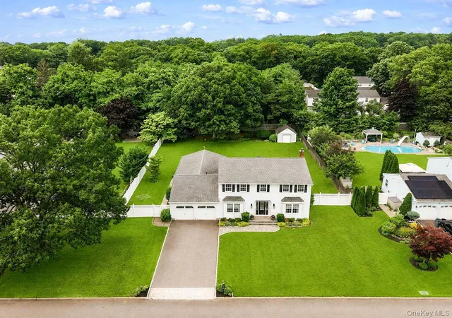 Photo 1 of Sale Pending at 3 Warren Ct, Farmingville, NY 11738 | MLS# 1028086 | Listing updated on 2026-08-15