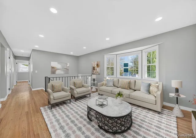 3rd image of 8 Mockingbird Ln, Poughkeepsie, NY 12601 | MLS# 1028089