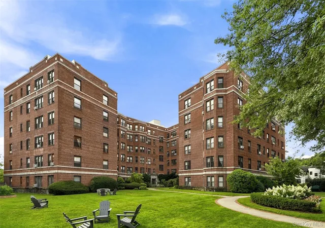1st image of 11 Alden Rd #5L, Mamaroneck, NY 10538 | MLS# 1028091