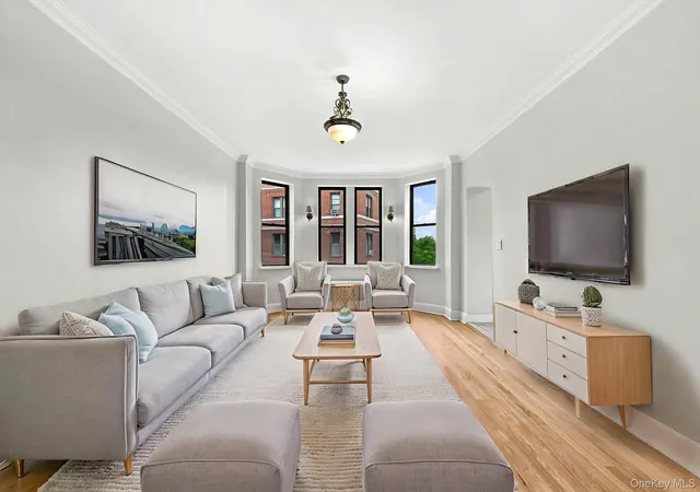 Photo 3 of Sale Pending at 11 Alden Rd #5L, Mamaroneck, NY 10538 | MLS# 1028091 | Listing updated on 2026-10-17