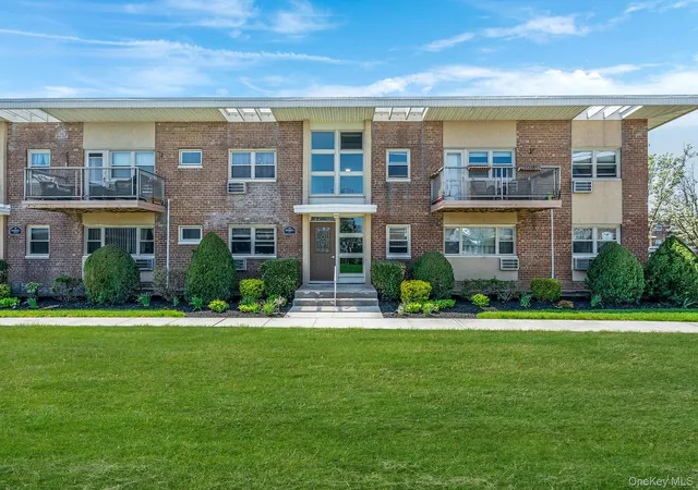 Photo 1 of Sale Pending at 4 Rose St #1-F1, Hempstead, NY 11572 | MLS# 1028099 | Listing updated on 2026-09-02