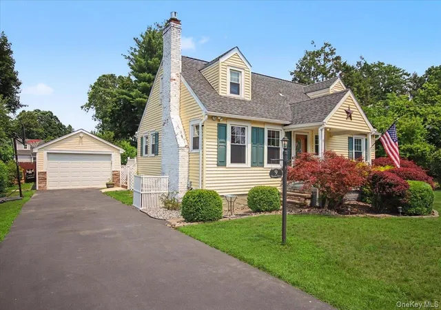 Photo 2 of Single family home for sale at 9 Mansion Dr, Hyde Park, NY 12538 | MLS# 1028116 | Listing updated on 2026-10-03