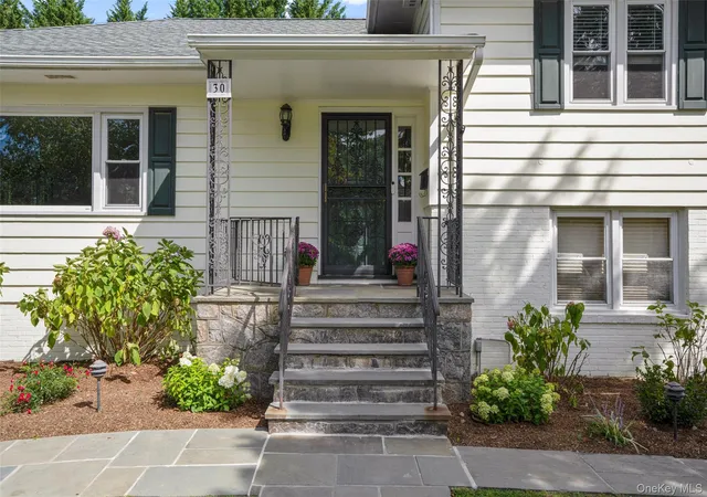 Photo 3 of Single family home for sale at 30 Antler Pl, New Rochelle, NY 10804 | MLS# 1028119 | Listing updated on 2026-10-09