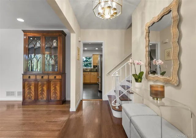 Photo 4 of Single family home for sale at 30 Antler Pl, New Rochelle, NY 10804 | MLS# 1028119 | Listing updated on 2026-10-09