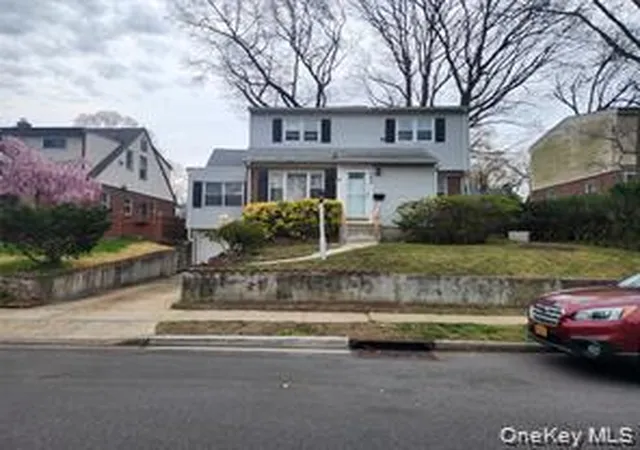 2nd image of 899 Cleveland St, West Hempstead, NY 11552 | MLS# 1028121