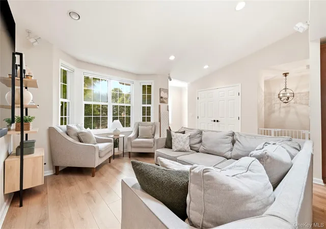 Listing Photo 5 - Condo for sale in building located at 348 Medea Wy, Islip, NY 11722