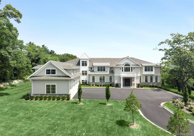 Photo 2 of Sale Pending at 4 Shepherds Ln, North Hempstead, NY 11050 | MLS# 1028137 | Listing updated on 2026-09-12