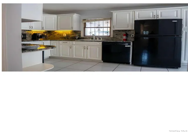 Photo 3 of Single family home for sale at 27 W Lakeland St, Islip, NY 11706 | MLS# 1028145 | Listing updated on 2026-09-19