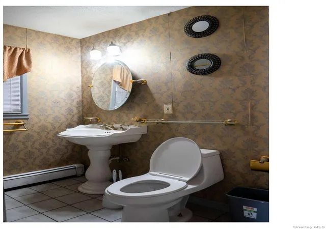 Photo 4 of Single family home for sale at 27 W Lakeland St, Islip, NY 11706 | MLS# 1028145 | Listing updated on 2026-09-19