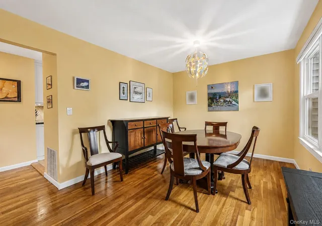 Photo 4 of Sale Pending at 3 Stephen Ct, Clarkstown, NY 10956 | MLS# 1028182 | Listing updated on 2026-08-26