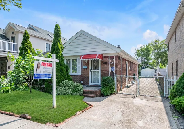Photo 2 of Single family home for sale at 5011 175th Street, Fresh Meadows, NY 11365 | MLS# 1028235 | Listing updated on 2026-08-15